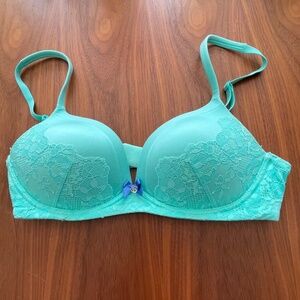 Body by Victoria Wireless Bra With Charm-34C Like new